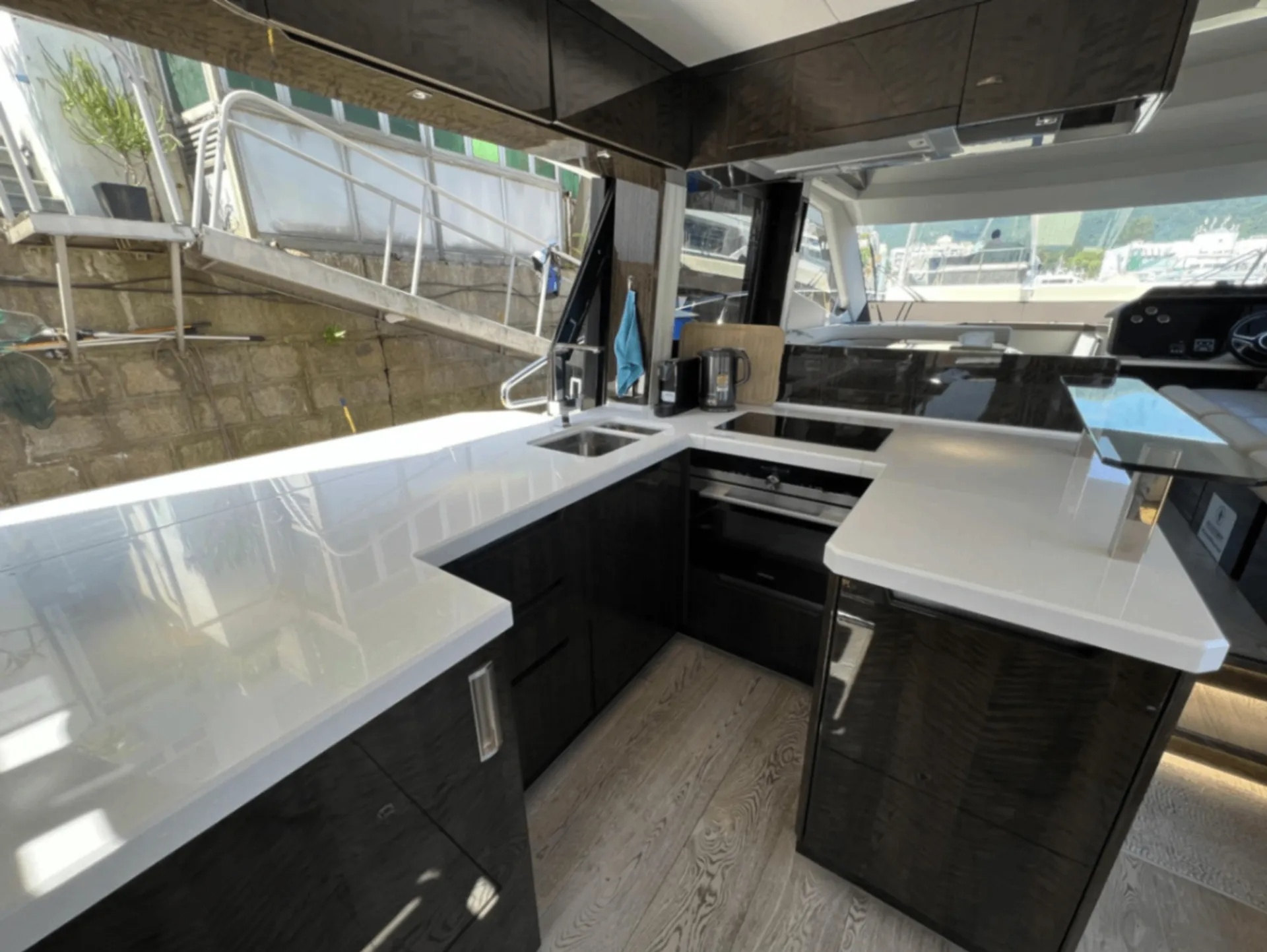 图35_第13页_yachts_JEEteRKqbZM7ud7n1iqfTjbAymn2_pdfs_C4zNOwe6y8I1sn5IJMJc_zh-HK_Galeon_500_FLY_2019_53ft.jpg