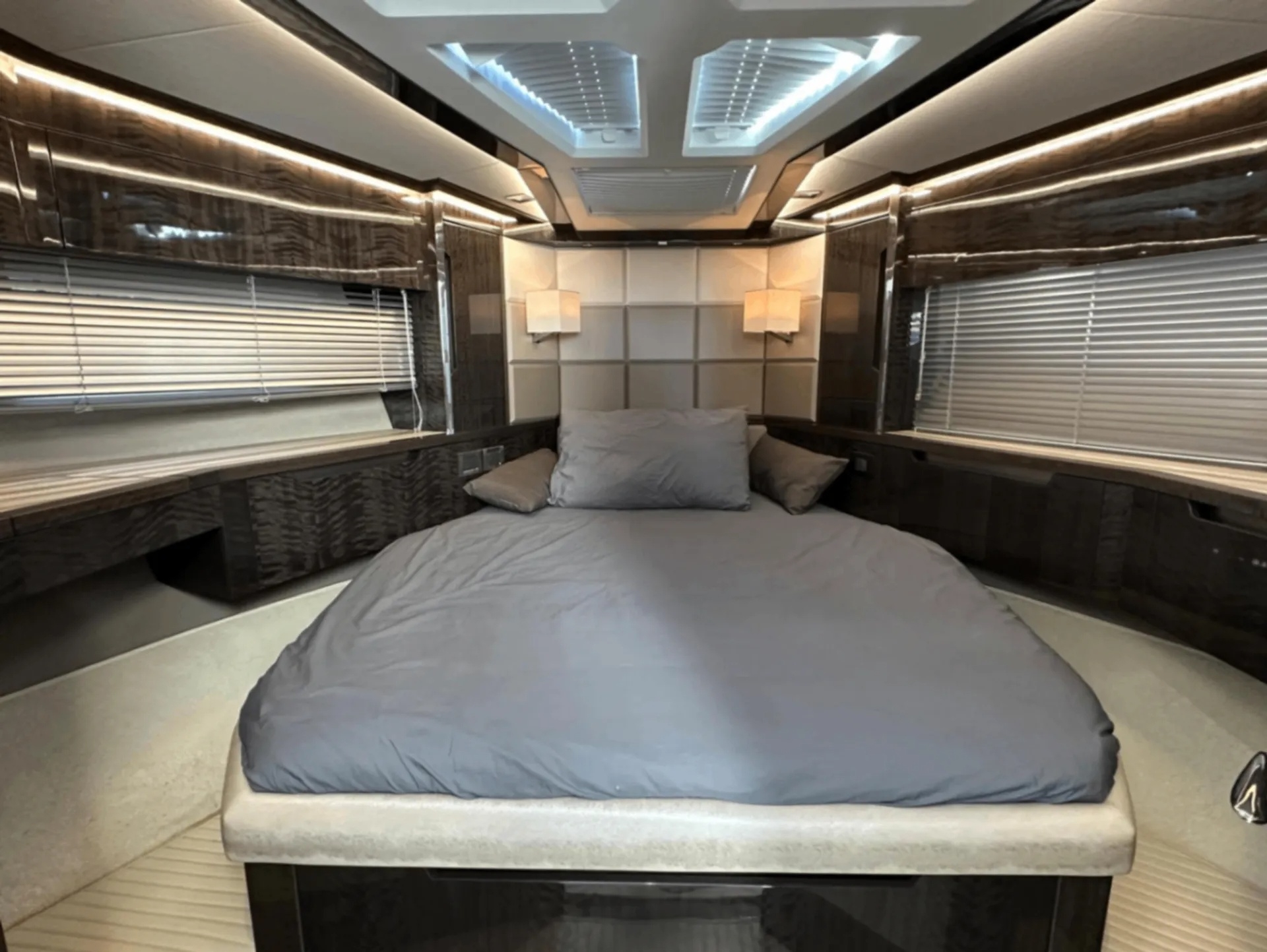 图37_第15页_yachts_JEEteRKqbZM7ud7n1iqfTjbAymn2_pdfs_C4zNOwe6y8I1sn5IJMJc_zh-HK_Galeon_500_FLY_2019_53ft.jpg