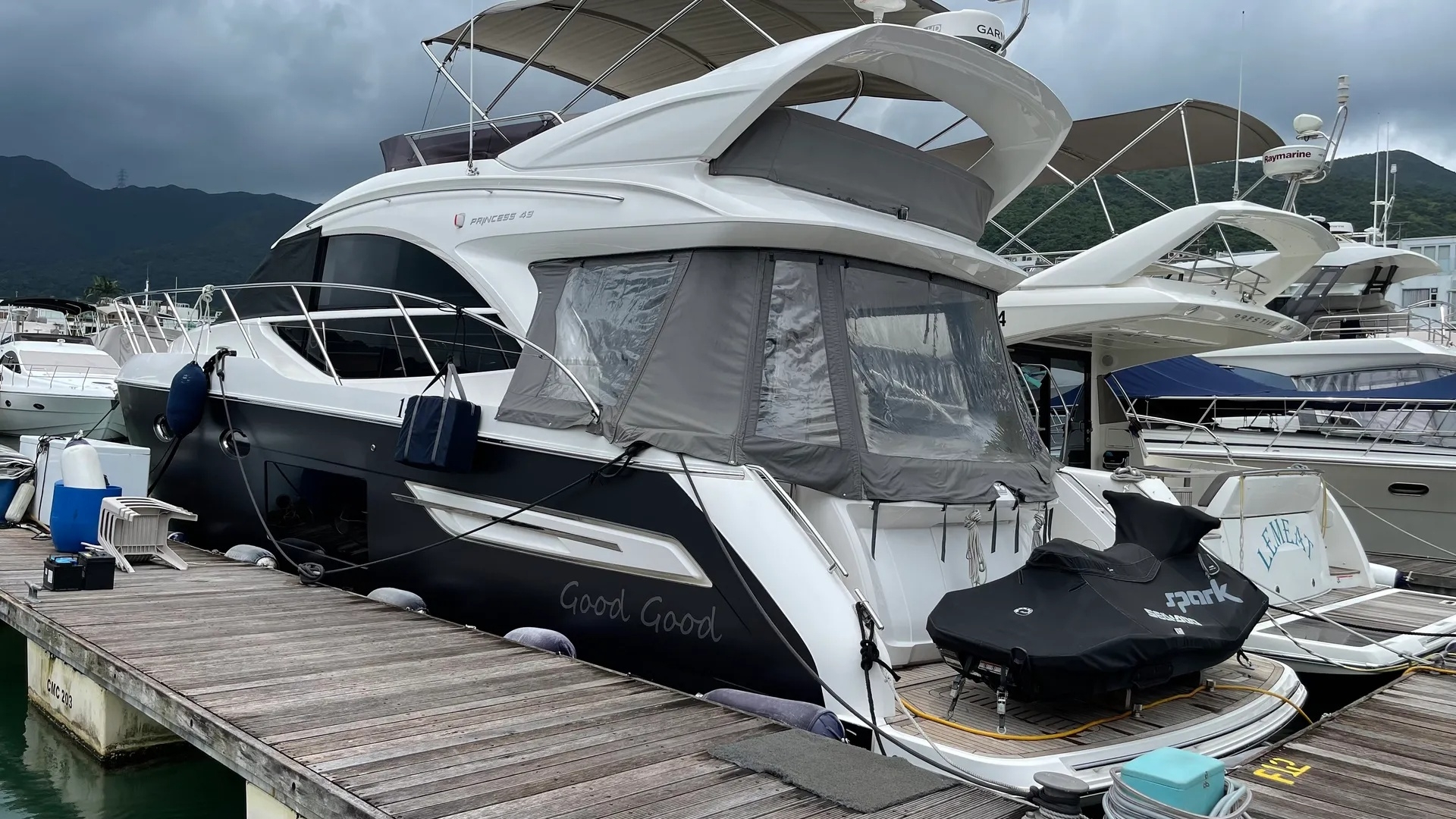 图27_第5页_yachts_JEEteRKqbZM7ud7n1iqfTjbAymn2_pdfs_9fmXagFyPFH00i8Pmzkd_zh-HK_Princess_49_2019_49ft.jpg