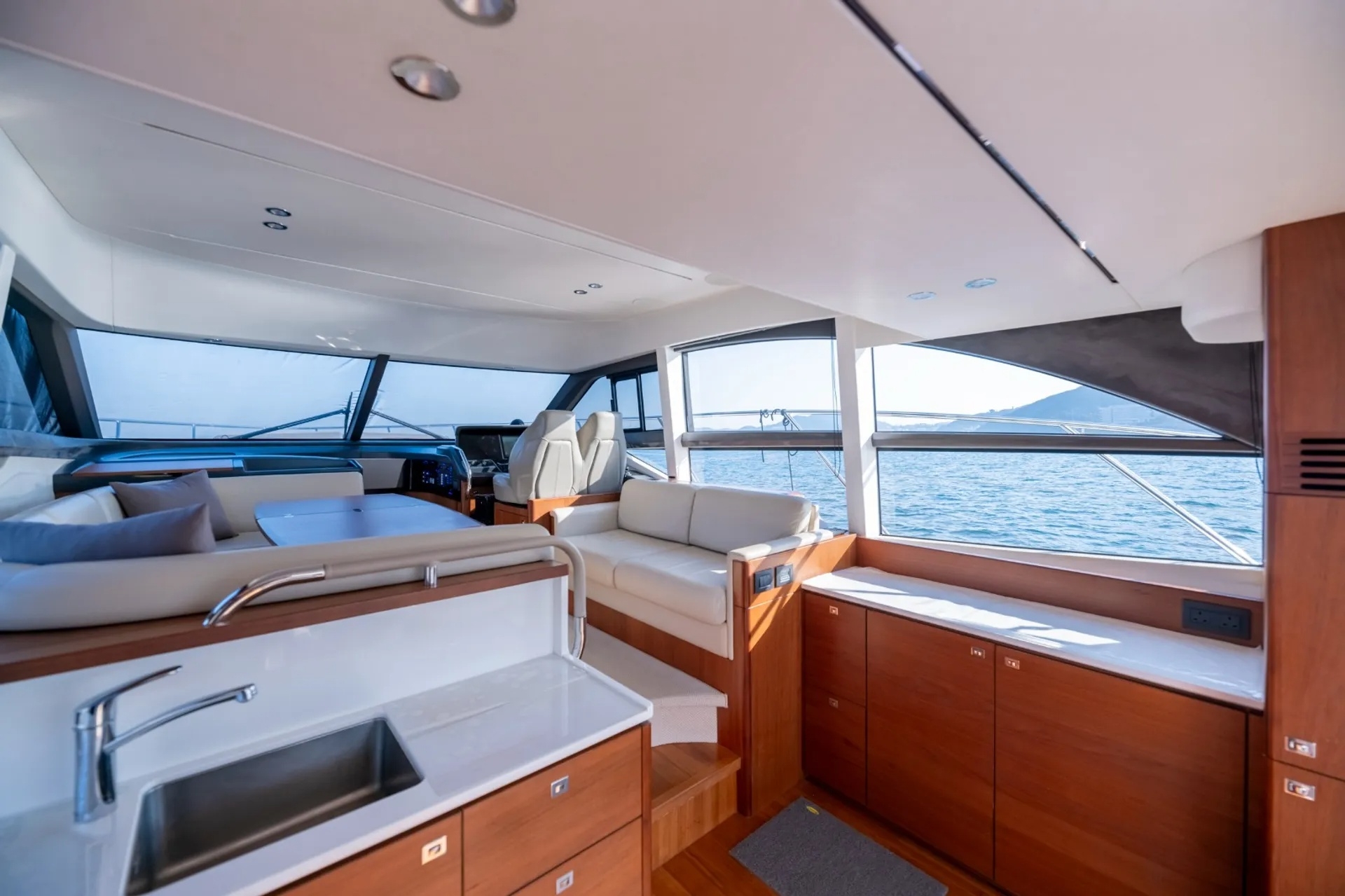 图36_第14页_yachts_JEEteRKqbZM7ud7n1iqfTjbAymn2_pdfs_9fmXagFyPFH00i8Pmzkd_zh-HK_Princess_49_2019_49ft.jpg