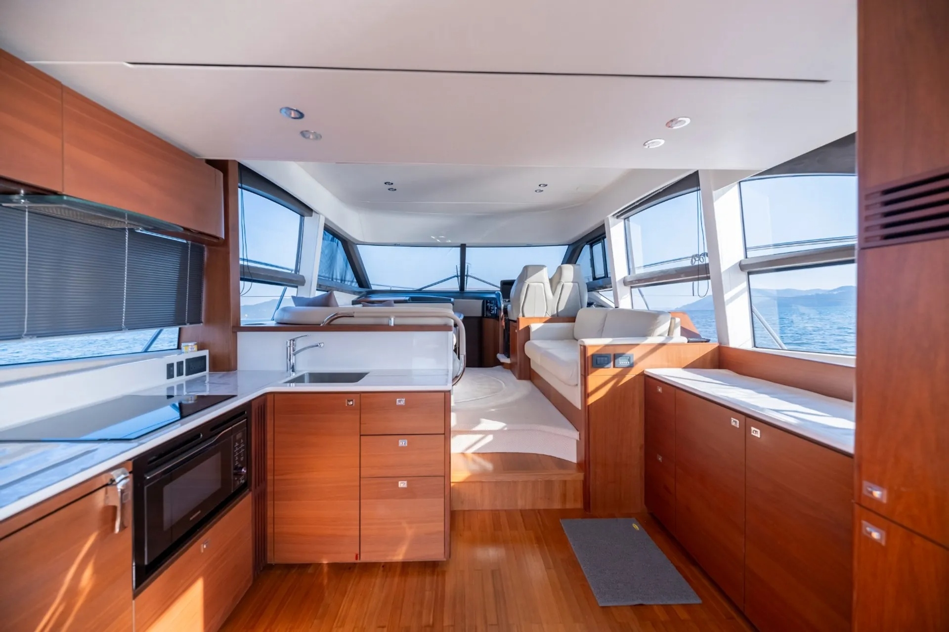 图39_第17页_yachts_JEEteRKqbZM7ud7n1iqfTjbAymn2_pdfs_9fmXagFyPFH00i8Pmzkd_zh-HK_Princess_49_2019_49ft.jpg