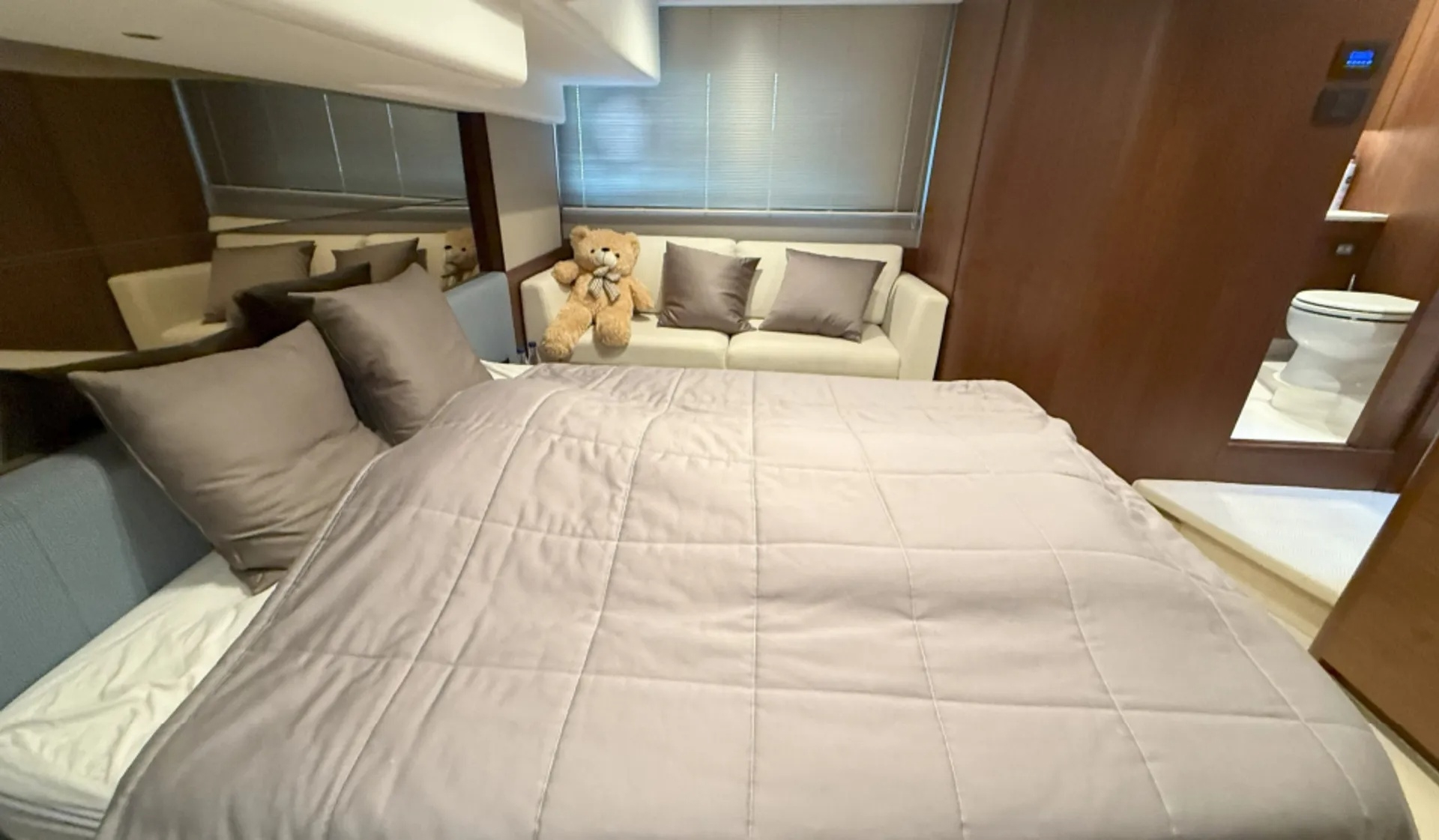 图41_第19页_yachts_JEEteRKqbZM7ud7n1iqfTjbAymn2_pdfs_9fmXagFyPFH00i8Pmzkd_zh-HK_Princess_49_2019_49ft.jpg