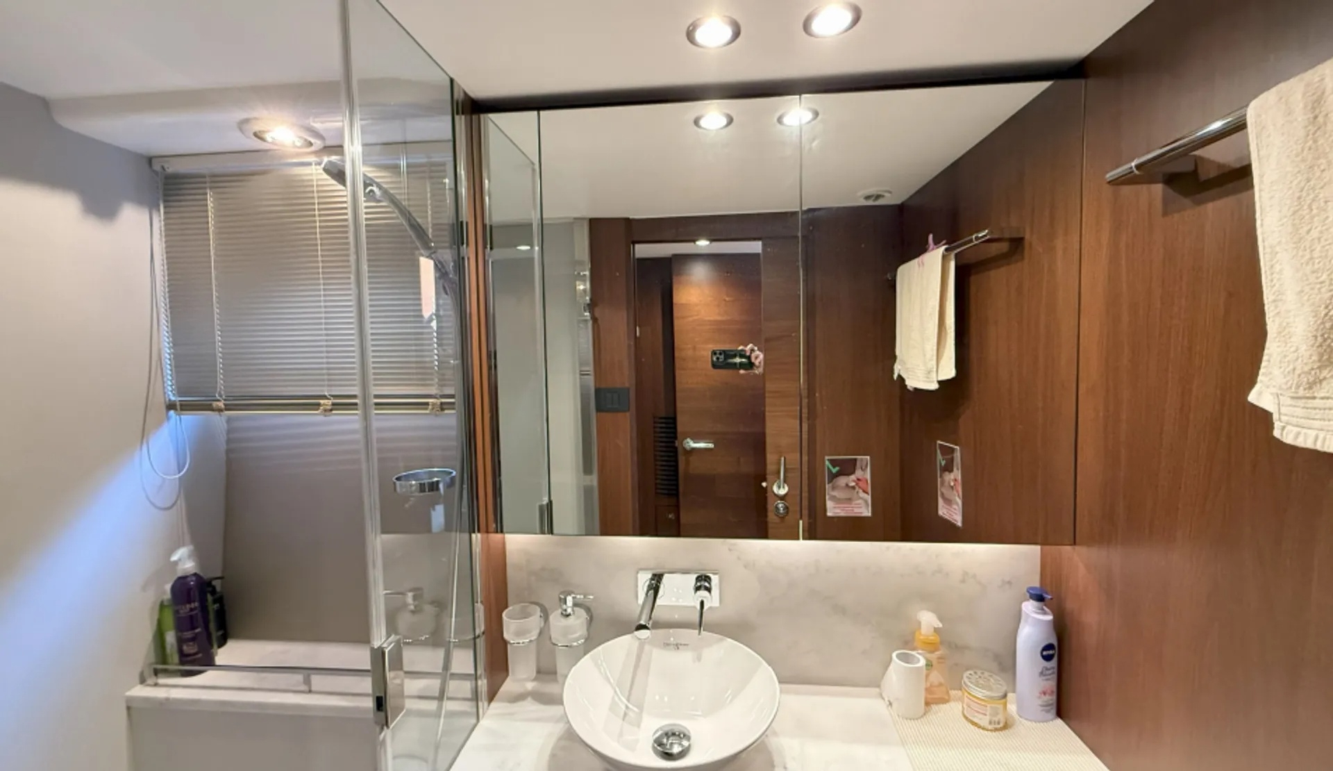 图44_第22页_yachts_JEEteRKqbZM7ud7n1iqfTjbAymn2_pdfs_9fmXagFyPFH00i8Pmzkd_zh-HK_Princess_49_2019_49ft.jpg